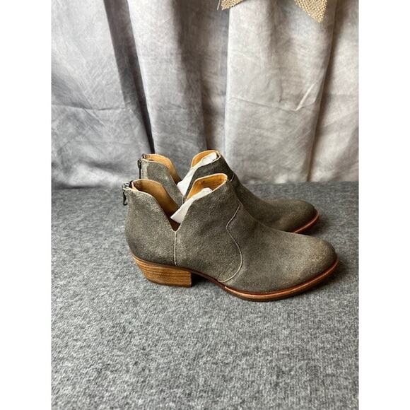 Kork-Ease Skye Distressed Leather Bootie (Women's) - Taupe (Grey) - Sz 6 M - Picture 3 of 9